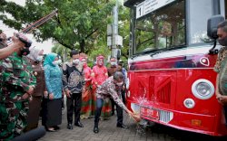 Gubernur Launching Bus Wisata Metro, Dorong Makassar Jadi Kota Wisata