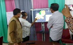 Gubernur Sulsel Temui Pj Wali Kota di Posko Covid-19, Ini yang Dibahas