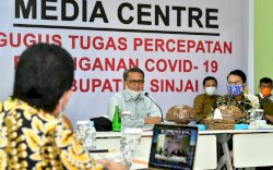 Nurdin Abdullah Dukung Langkah Bupati Sinjai Lawan Covid-19