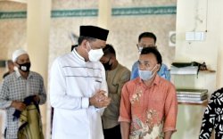 Gubernur Sulsel Salat Jumat Bersama Warga Banyorang Bantaeng