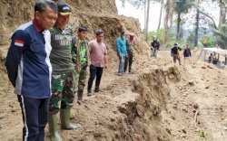 Gubernur Sulsel Tinjau Jalan Pintas Penghubung Soppeng&ndash;Barru