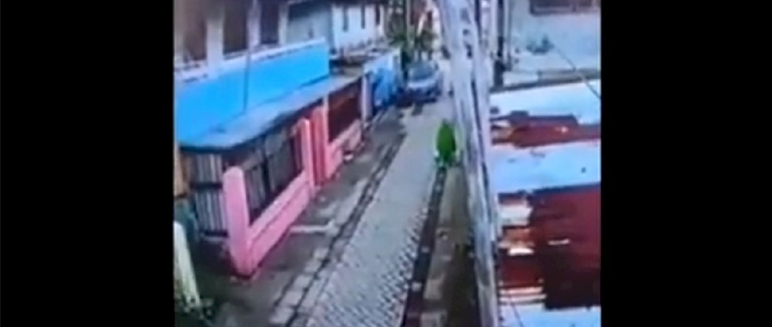 Tangkapan layar driver ojol lecehkan seorang wanita penjaja kue keliling.