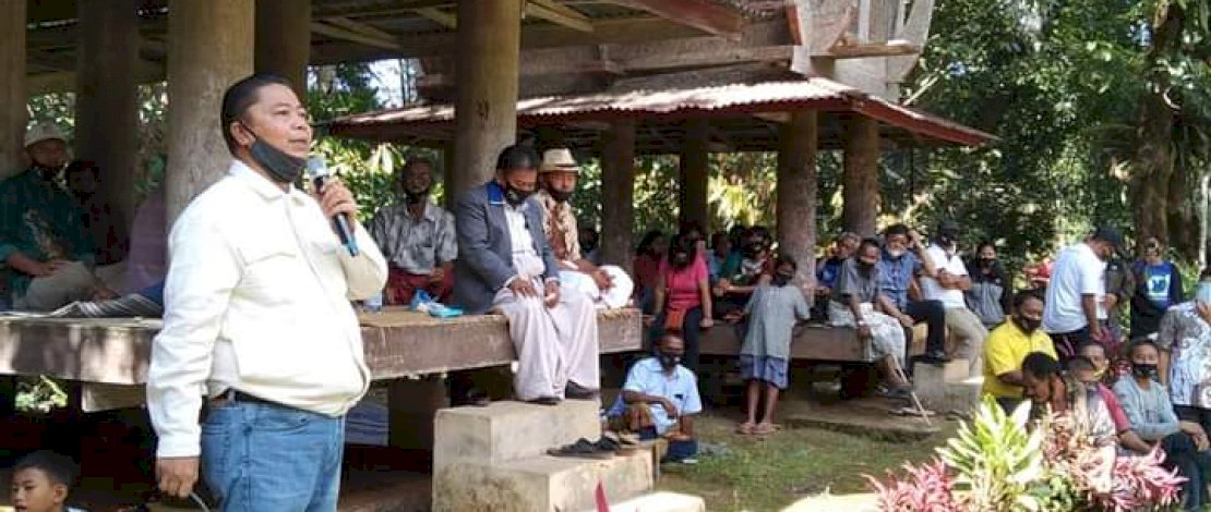 Balon Wabup Toraja Utara, Dedy Palimbong saat melakukan sosialisasi.