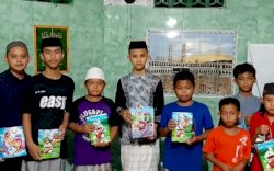 Forum OSIS Sulsel Salurkan Bantuan kepada Siswa Kurang Mampu di Soppeng