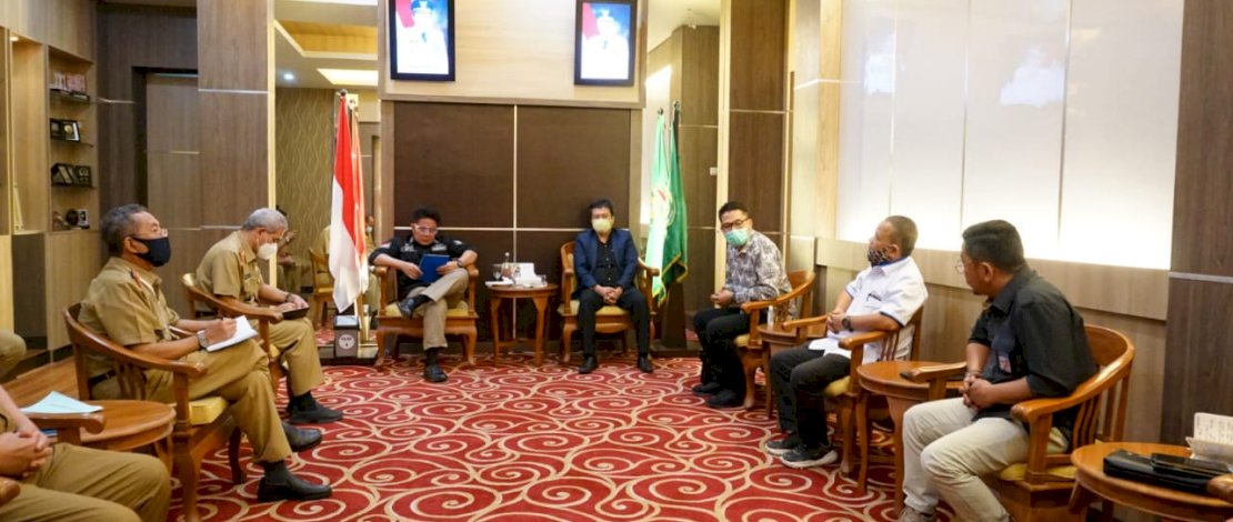 Gubernur Sumsel, H Herman Deru saat menerima PT BCI dalam rangka membicarakan pembangunan pabrik gula.