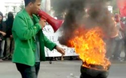 Aksi Tolak Omnibus Law, Trans Sulawesi lumpuh selama 3 Jam