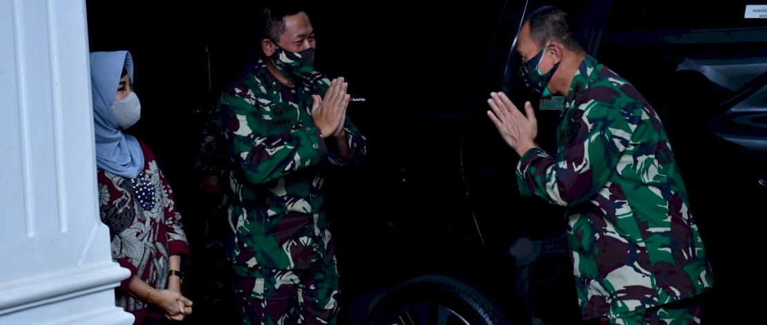 Pangdam XIV Hasanuddin, Mayjen TNI Andi Sumangerukka, menerima Sekjen Kemhan, Marsdya TNI Donny Ermawan Taufanto.