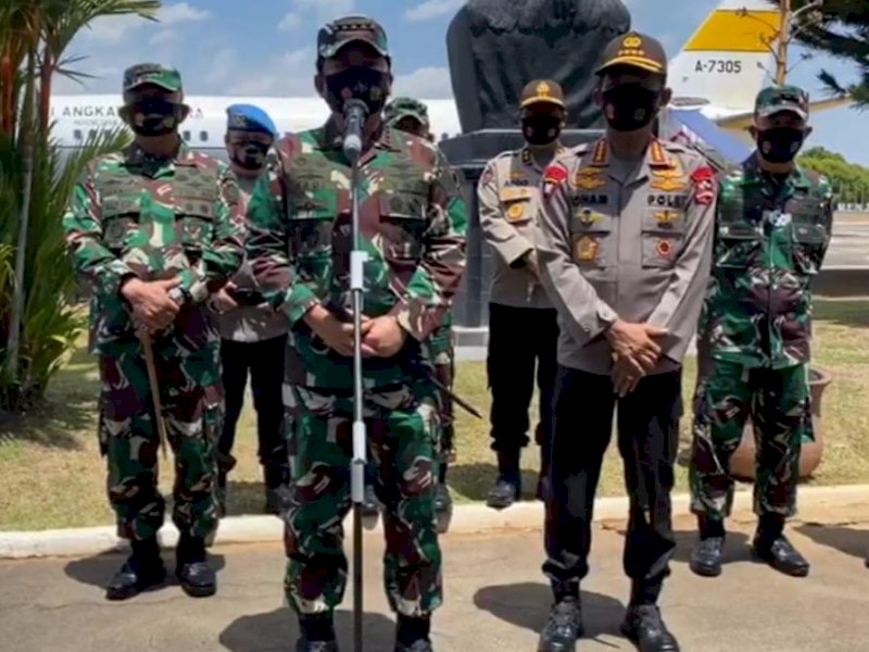 Transit di Makassar, Panglima TNI Konferensi Pers Soal Insiden Ciracas, KSAD Pastikan 12 Pelaku Dipecat