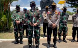 Transit di Makassar, Panglima TNI Konferensi Pers Soal Insiden Ciracas, KSAD Pastikan 12 Pelaku Dipecat