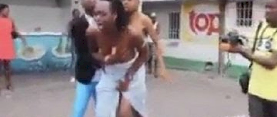 Pasangan gay mengalami gancet.