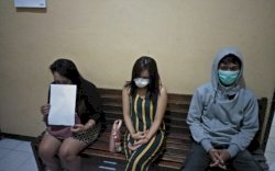 Remaja Pesta Miras Tanpa Busana, Belasan Pasangan Mesum Diamankan