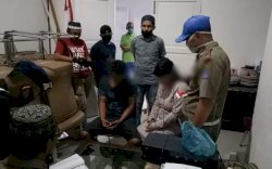 Tengah Malam, Pelayan Coto dan Tukang Batu Tepergok Berduaan di Kamar Kos