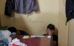 Salah Satu Pelaku Seks Sesama Jenis Menangis Ingat Istri dan Anak