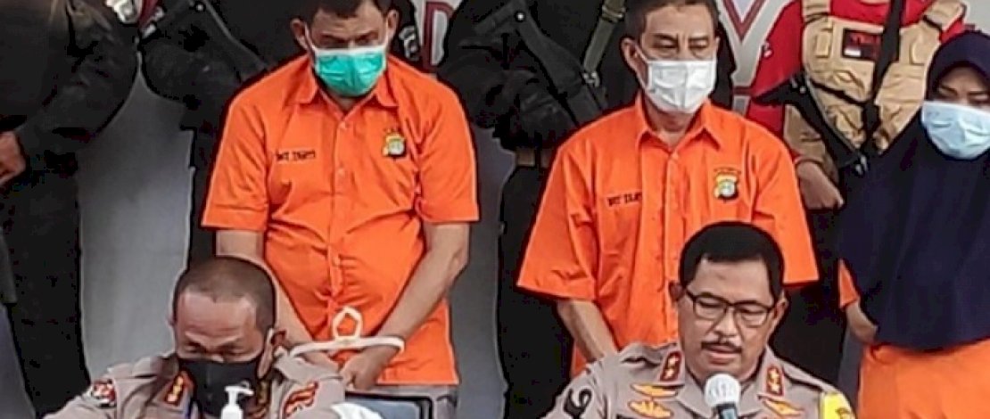 Polisi menghadirkan para tersangka penembakan bos perusahaan pelayaran di Kelapa Gading.