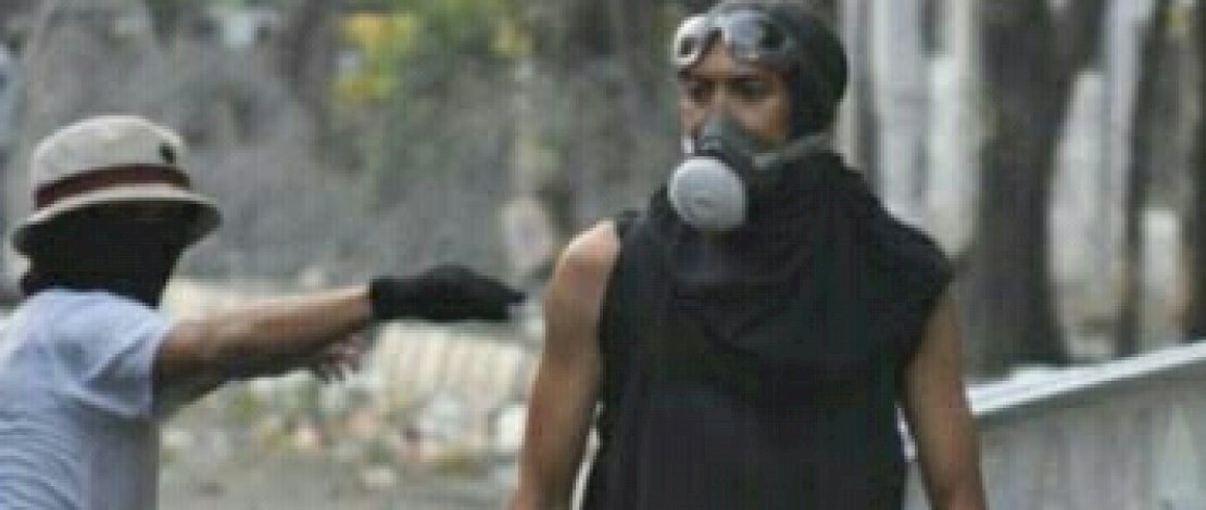 Pelaku yang diduga pelempar bom molotov di pos polantas Jl AP Pettarani.