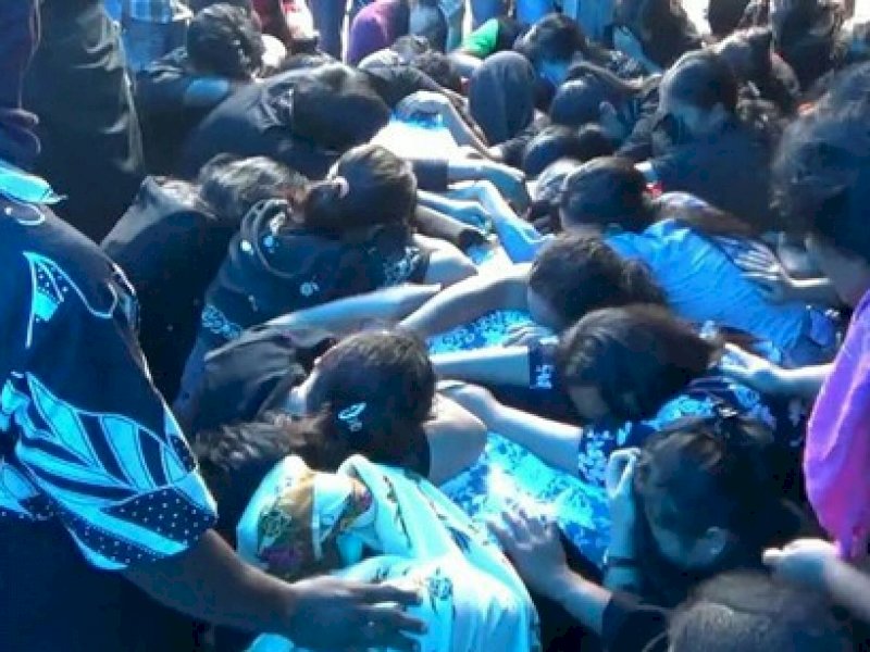 Begini Suasana Pemakaman Jurnalis Mamuju Tengah yang Tewas Dibunuh