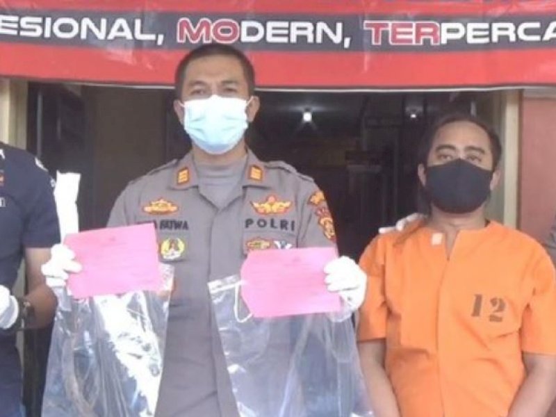Tak Terima Temannya Mau Disetubuhi Gratis, Pekerja Kafe Bacok Pengunjung hingga Tewas