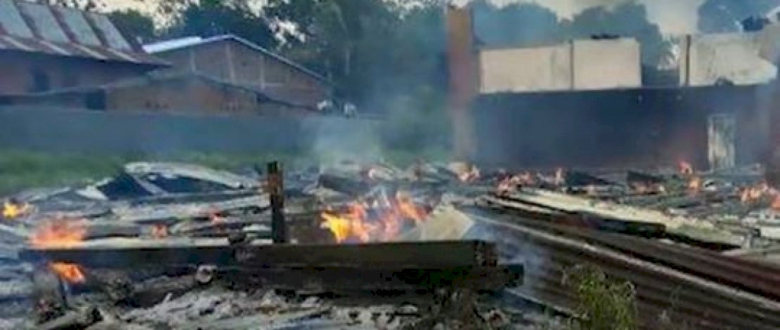Rumah yang dibakar di Takalar.