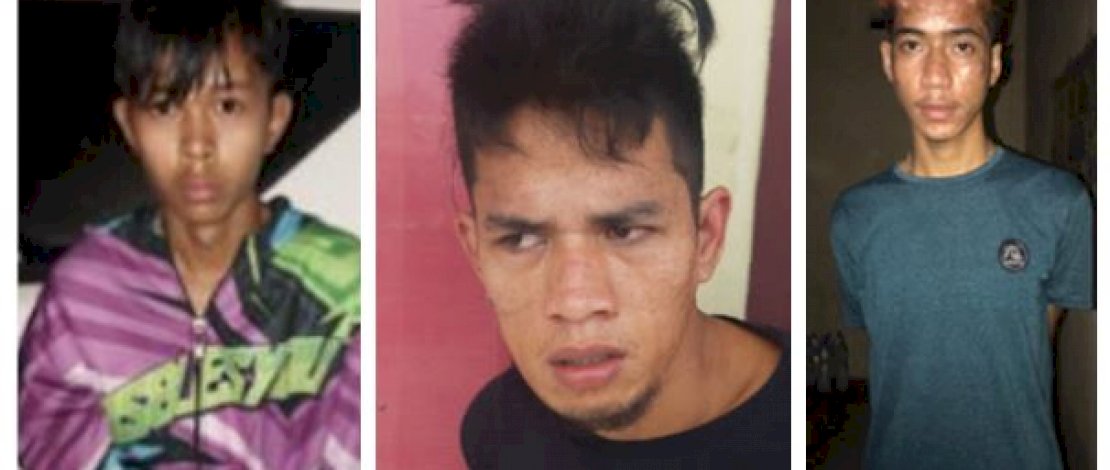 Tiga pelaku pembunuh Demas Laira yang dibekuk tim gabungan Polda Sulbar. Tiga pelaku pembunuh Demas Laira yang dibekuk tim gabungan Polda Sulbar.