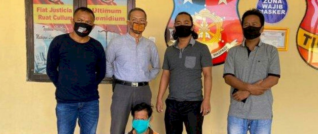 Kamaruddin saat ditangkap aparat Polsek Bupon dan Polres Luwu usai membunuh Mardiana.