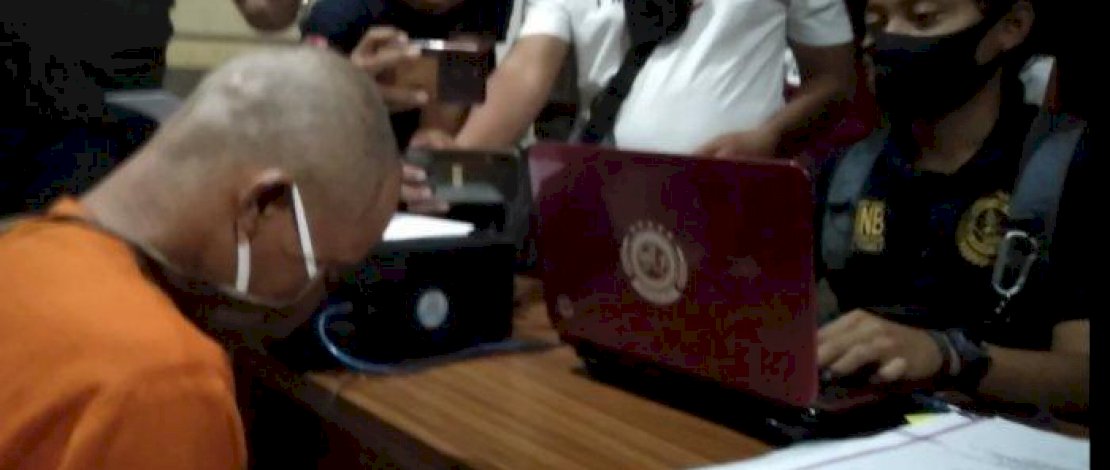 EB saat diperiksa di Mapolresta Tasikmalaya. (Sumber: Firman/Tribun Jabar)