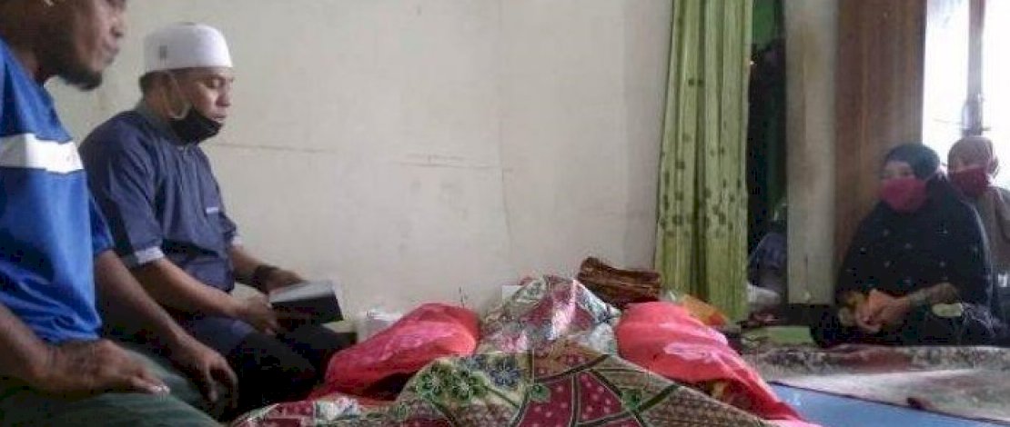 Jasad Suyono disemayamkan di rumahnya, di Tanggo Buntung, 36 Ilir, Palembang.