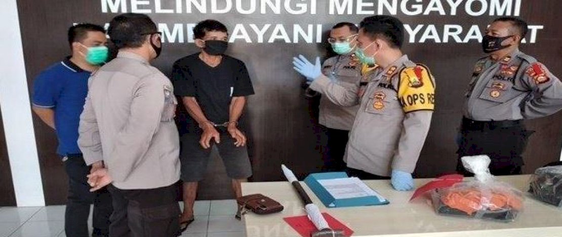 Robert Sihombing dihadirkan dalam gelar perkara di Mapolres Lahat.