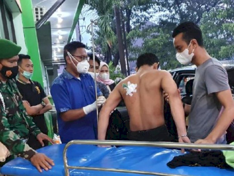 Anak Panah Masih Menancap di Punggung Pendemo Habib Rizieq Saat Dirujuk ke RS Wahidin