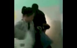 Sambil Gendong Bayi, Istri Polisi Ini Gagalkan Aksi Mesum Suami dengan Teman Kantor