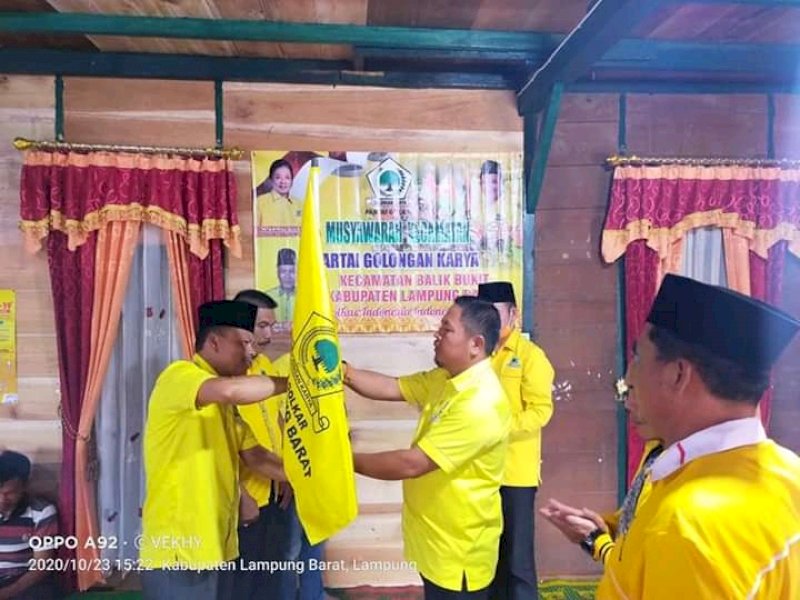 Taufik Ali Lantik Ahmad Fariza Sebagai Ketua Pimpinan Partai Golkar Balik Bukit