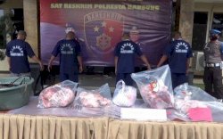 Daging Babi Disulap jadi Daging Sapi, Laris Manis Dijual di Bandung