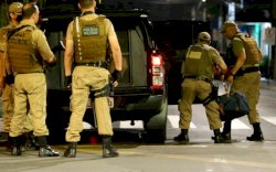 Puluhan Pria Bersenjata Kepung Kota di Brasil dan Merampok Bank