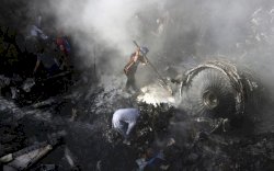 Terungkap! Pesawat Pakistan Jatuh Saat Pilot dan Kopilot Bahas Corona