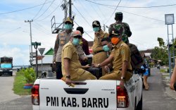 Keliling Kota, Bupati Barru Ingatkan Warga Jaga Kebersihan