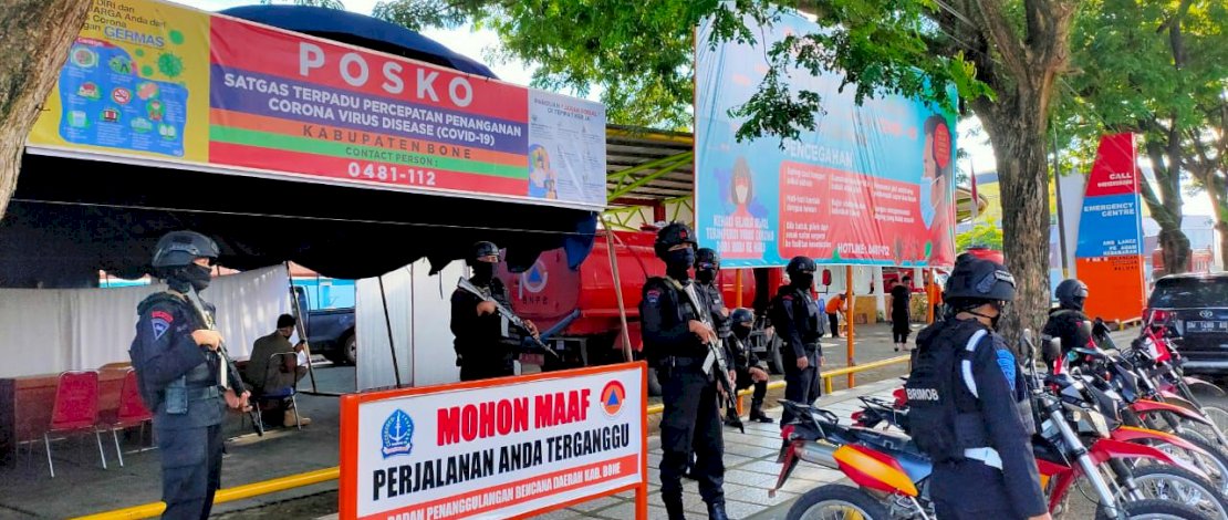 Akhir Pekan, Brimob Patroli Bersama Satpol PP Kabupaten Bone