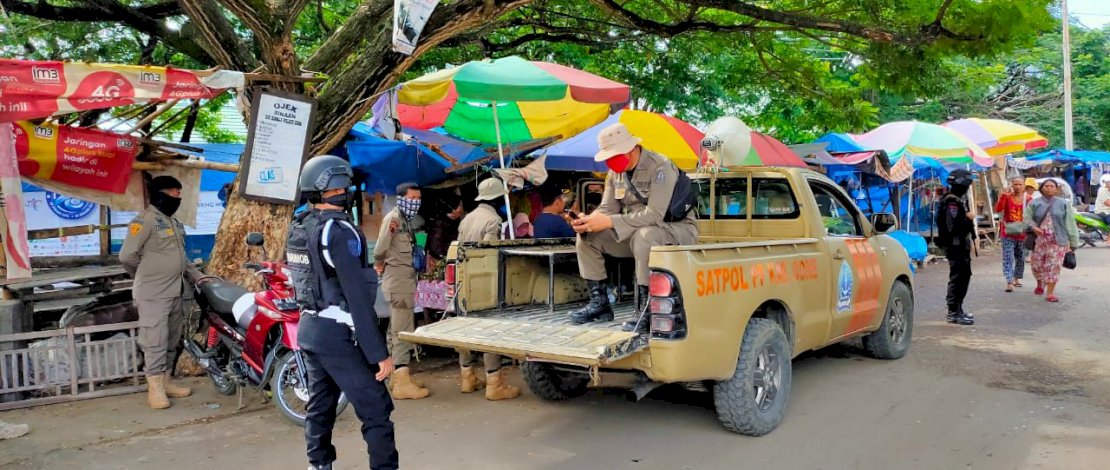 Akhir Pekan, Brimob Patroli Bersama Satpol PP Kabupaten Bone