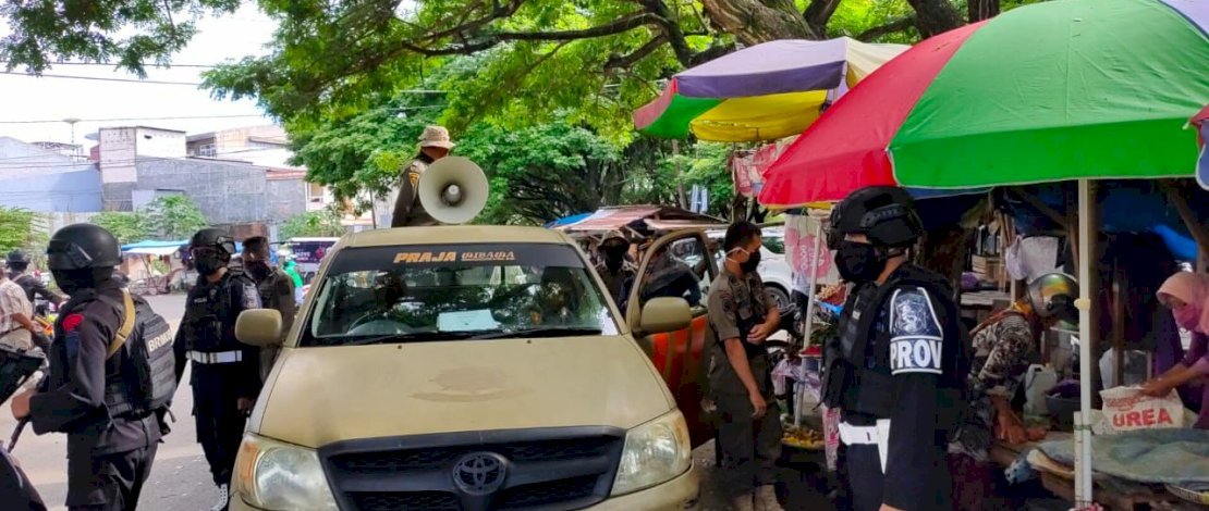 Akhir Pekan, Brimob Patroli Bersama Satpol PP Kabupaten Bone