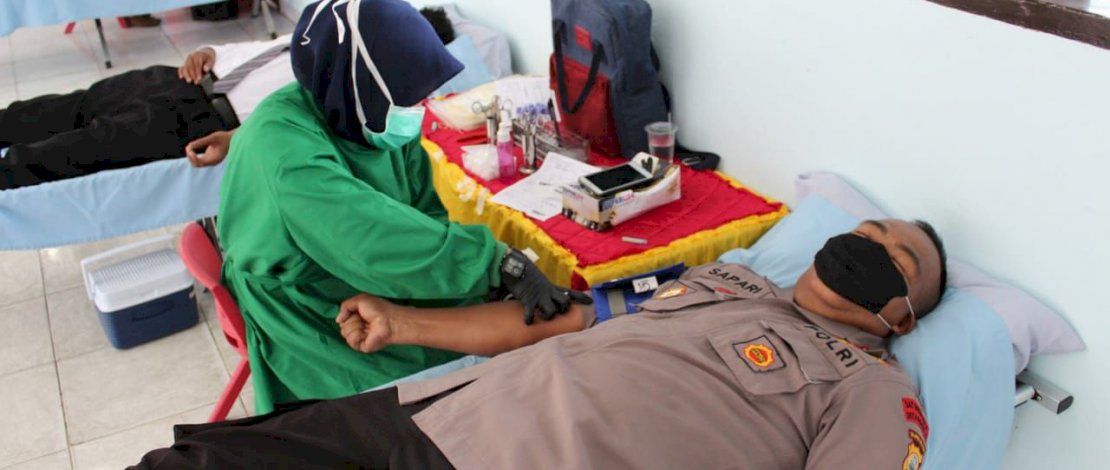 Puluhan Anggota Brimob di Parepare Donor Darah