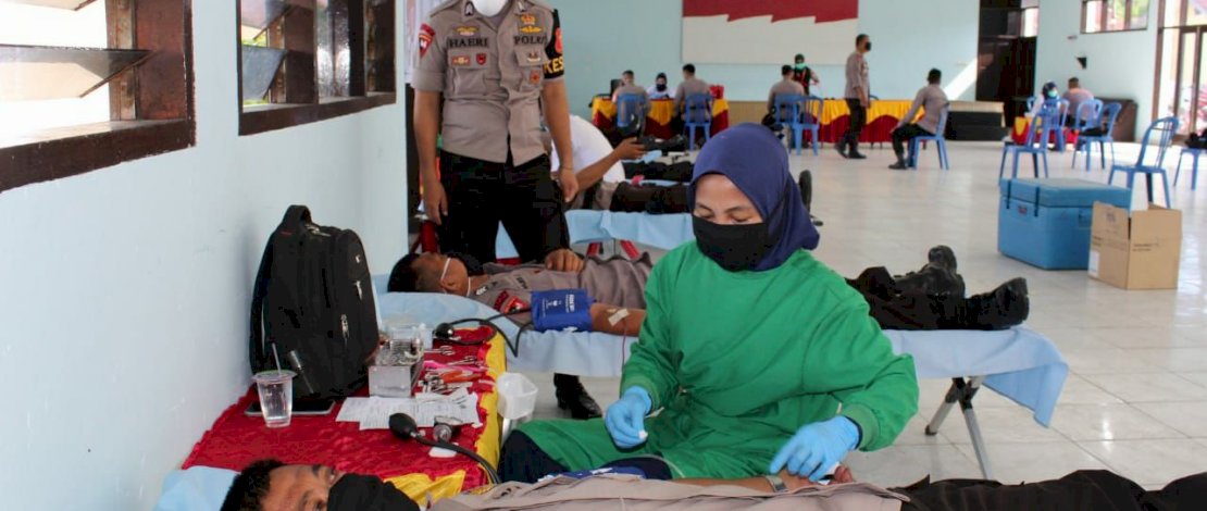 Puluhan Anggota Brimob di Parepare Donor Darah