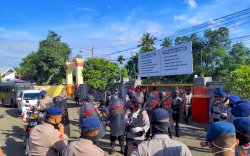 Anggota Brimob di Bone Latihan Kawal Jenazah Korban Corona