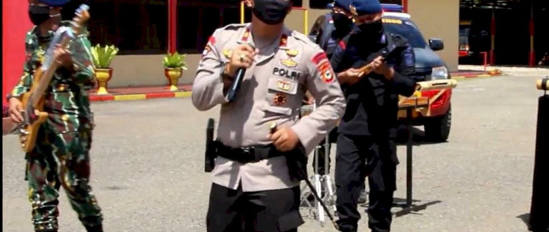 Anggota Brimob di Bone Beri Imbauan "Cegah Covid 19" Lewat Lagu