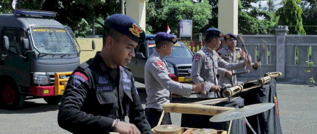 Anggota Brimob di Bone Beri Imbauan "Cegah Covid 19" Lewat Lagu