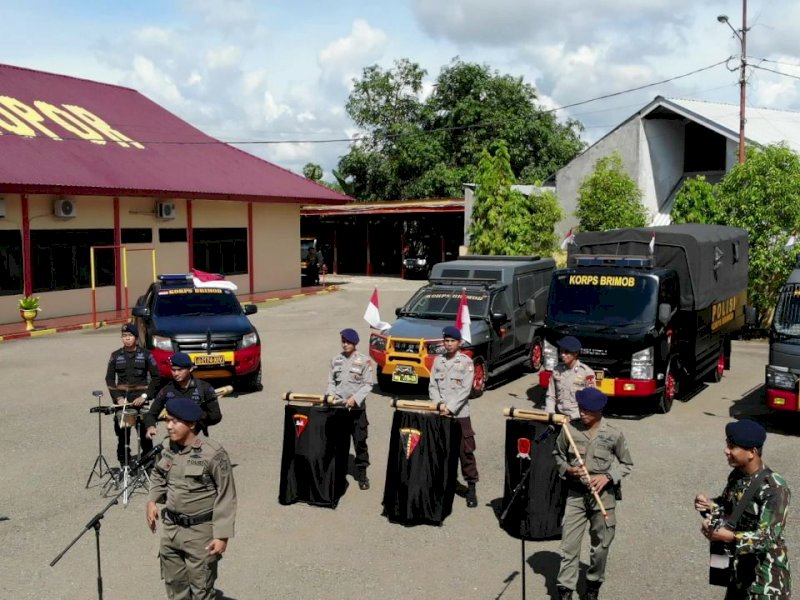 Anggota Brimob di Bone Beri Imbauan "Cegah Covid 19" Lewat Lagu
