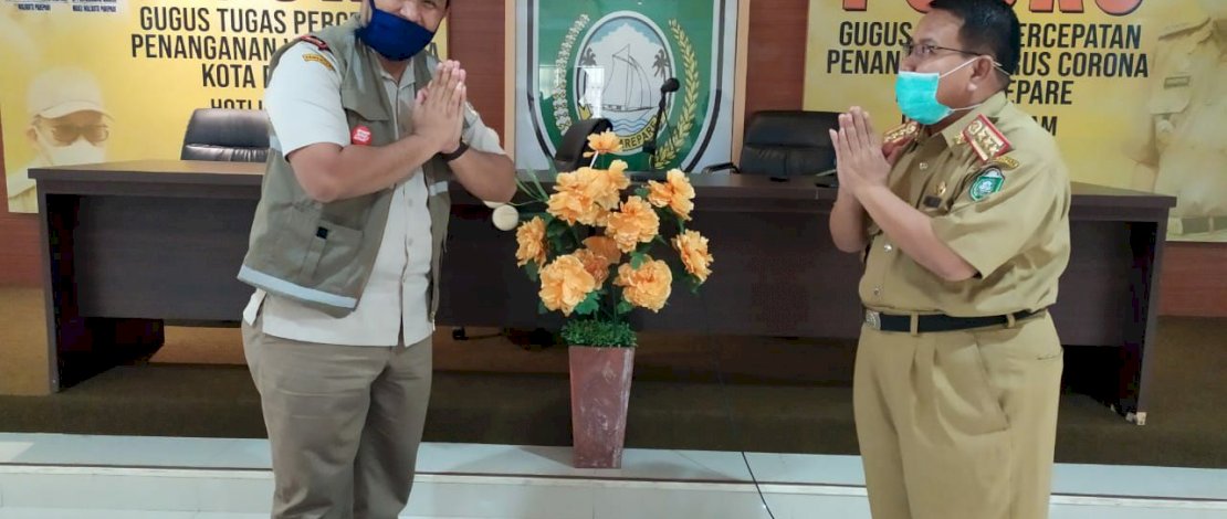 Penyerahan bantuan kapada Tim Gugus Tugas Covid-19 Kota Parepare. 