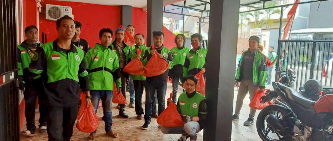 Ulang Tahun, Ketua PDIP Makassar Berbagi dengan Ojol hingga Tukang Becak