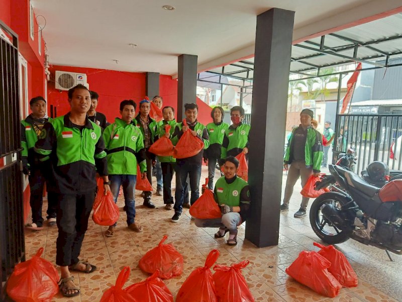 Ulang Tahun, Ketua PDIP Makassar Berbagi dengan Ojol hingga Tukang Becak