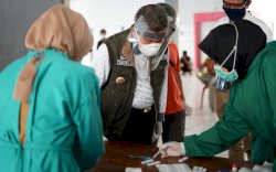  Puluhan Pedagang Pasar Lakessi Parepare Ikut Rapid Test, 6 Orang Positif