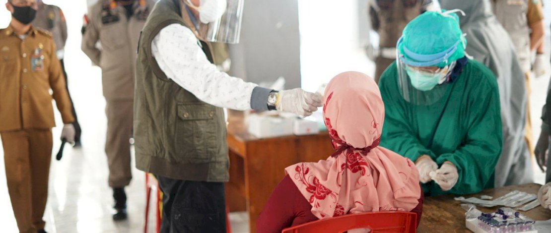  Puluhan Pedagang Pasar Lakessi Parepare Ikut Rapid Test, 6 Orang Positif