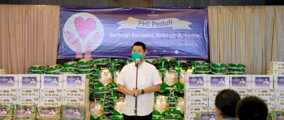 Phinisi Hospitality Bagikan Bantuan Sembako kepada Karyawannya Phinisi Hospitality Bagikan Bantuan Sembako kepada Karyawannya