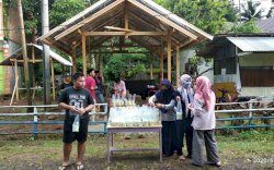 Rayakan Kelulusan, Pelajar SMAN 7 Sinjai Bagi-Bagi Takjil Jelang Buka